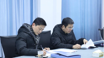 合肥市职业技能鉴定指导中心张俊部长、合肥技师学院培训处副主任刘陈到我校考察验收职业技能鉴定评价组织申报工作